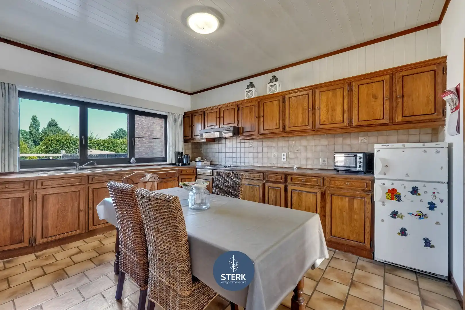 OP TE KNAPPEN GEZINSWONING (206 M²) MET VEEL POTENTIEEL TE LANAKEN !  foto 9