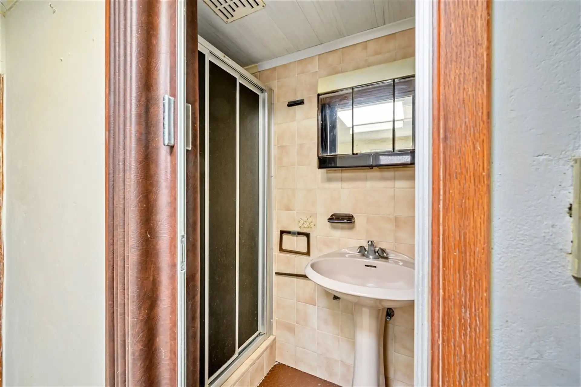 Te renoveren starterswoning in het landelijke Moorsel foto 9