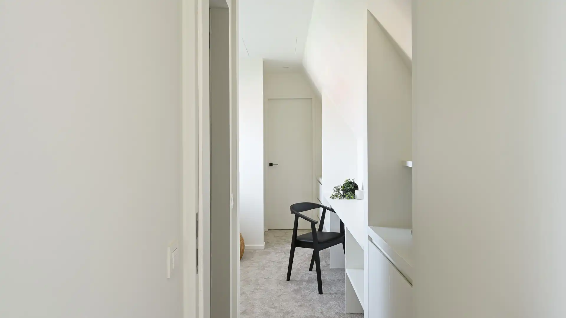 Alleenstaande villa uitzonderlijk rustig gelegen in een groene omgeving, aan de rand van het Zoute vlakbij de Kalfsmolen en de Graaf Jansdijk. foto 25