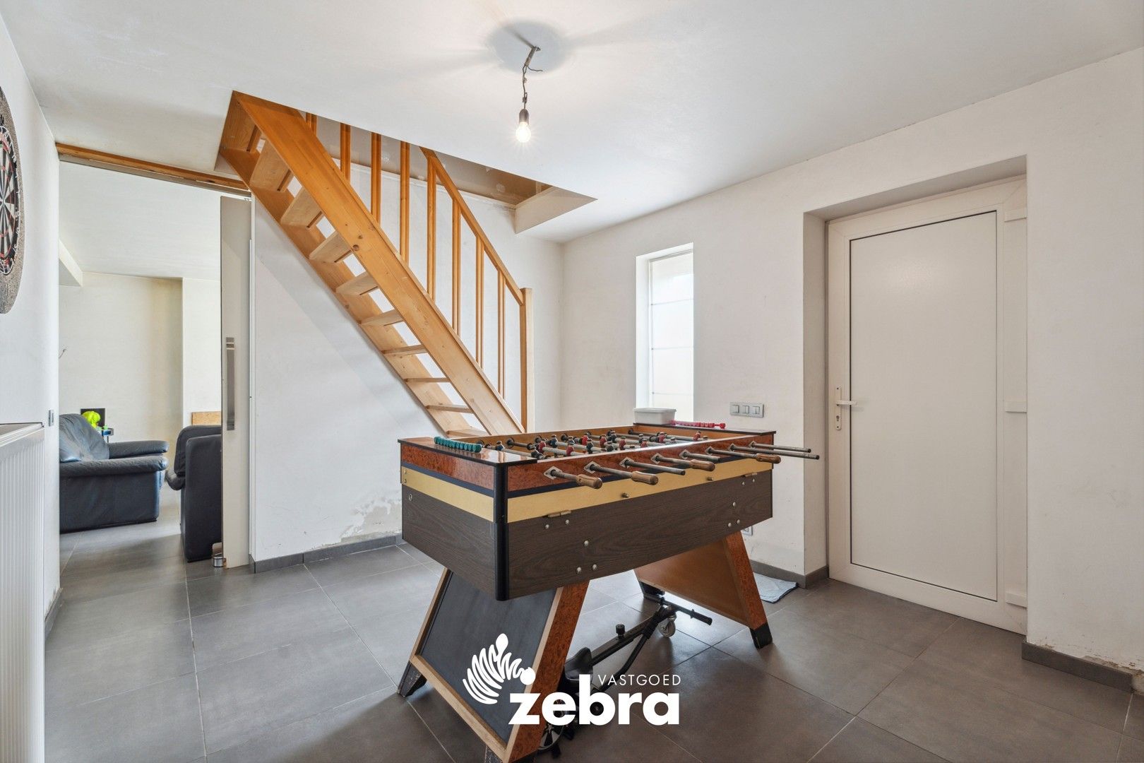 Instapklare woning met drie slaapkamers en loods op een toplocatie te Izegem! foto 6