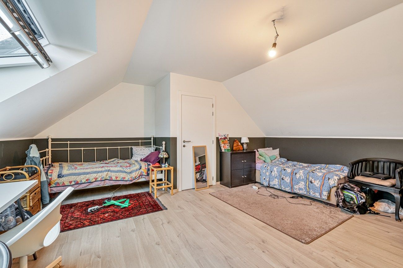 Nieuwe half open bebouwing met 4 slaapkamers in Oostakker foto 15