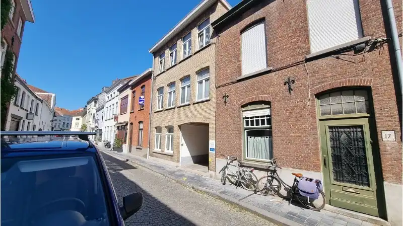Garagebox te huur in de Oude Gentweg in Brugge foto 5