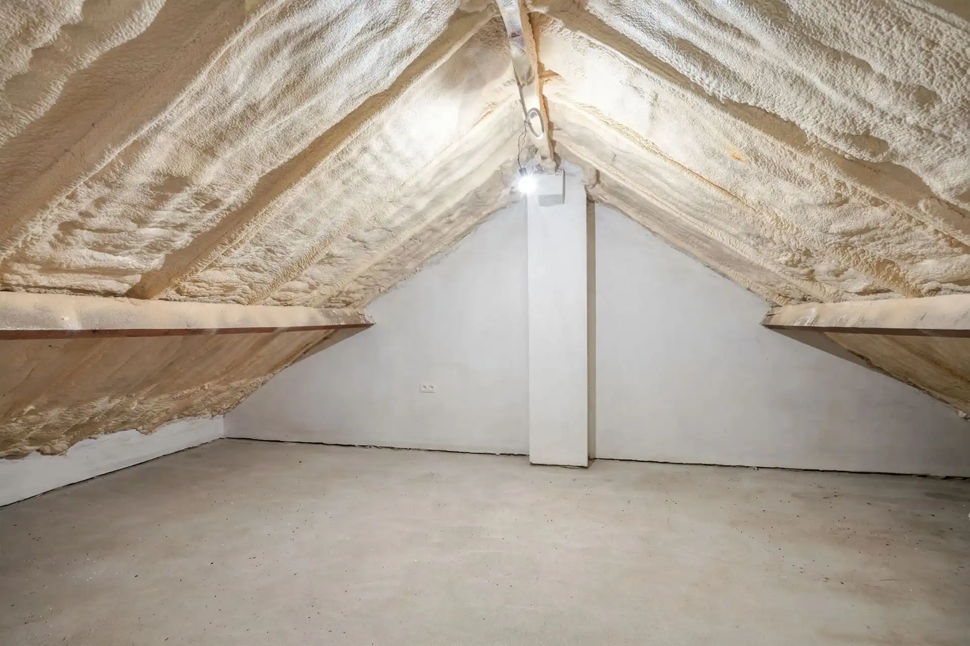 Instapklare woning met 2/3 slpk's in doodlopende straat! foto 17