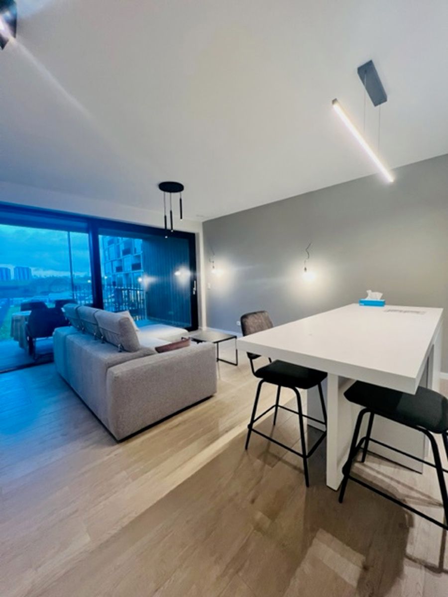 Gezelig lichtrijk gemeubeld 1 kamer appartement foto 2