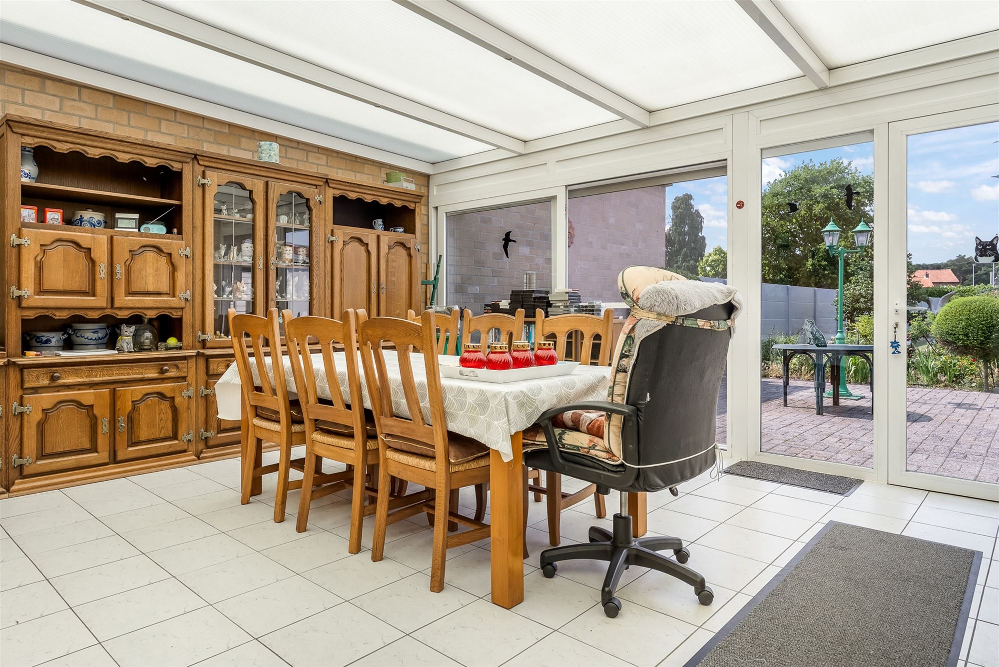 PERFECT ONDERHOUDEN WONING MET RUIME GARAGE EN BIJGEBOUW foto 9