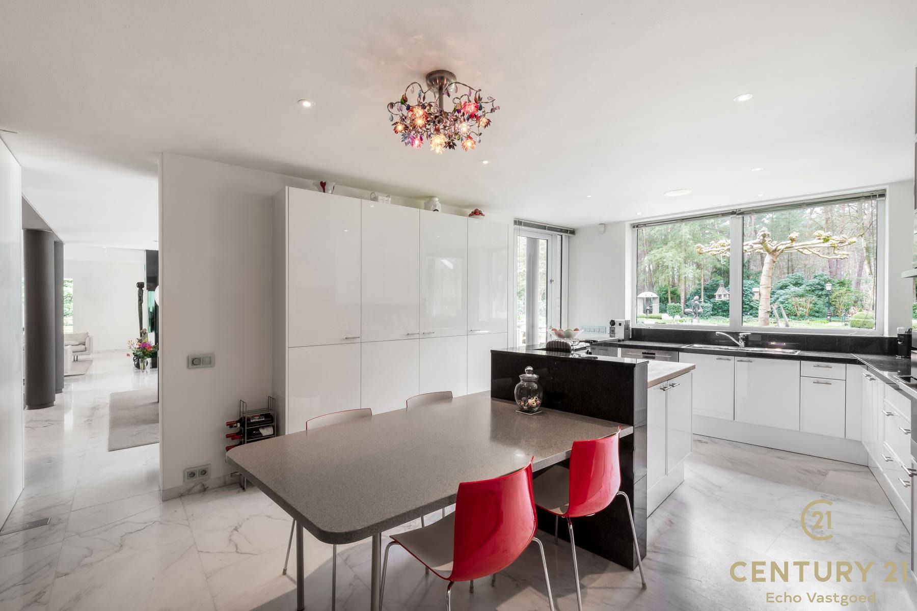 Unieke royale villa op parkdomein van ca 11.600m² foto 13