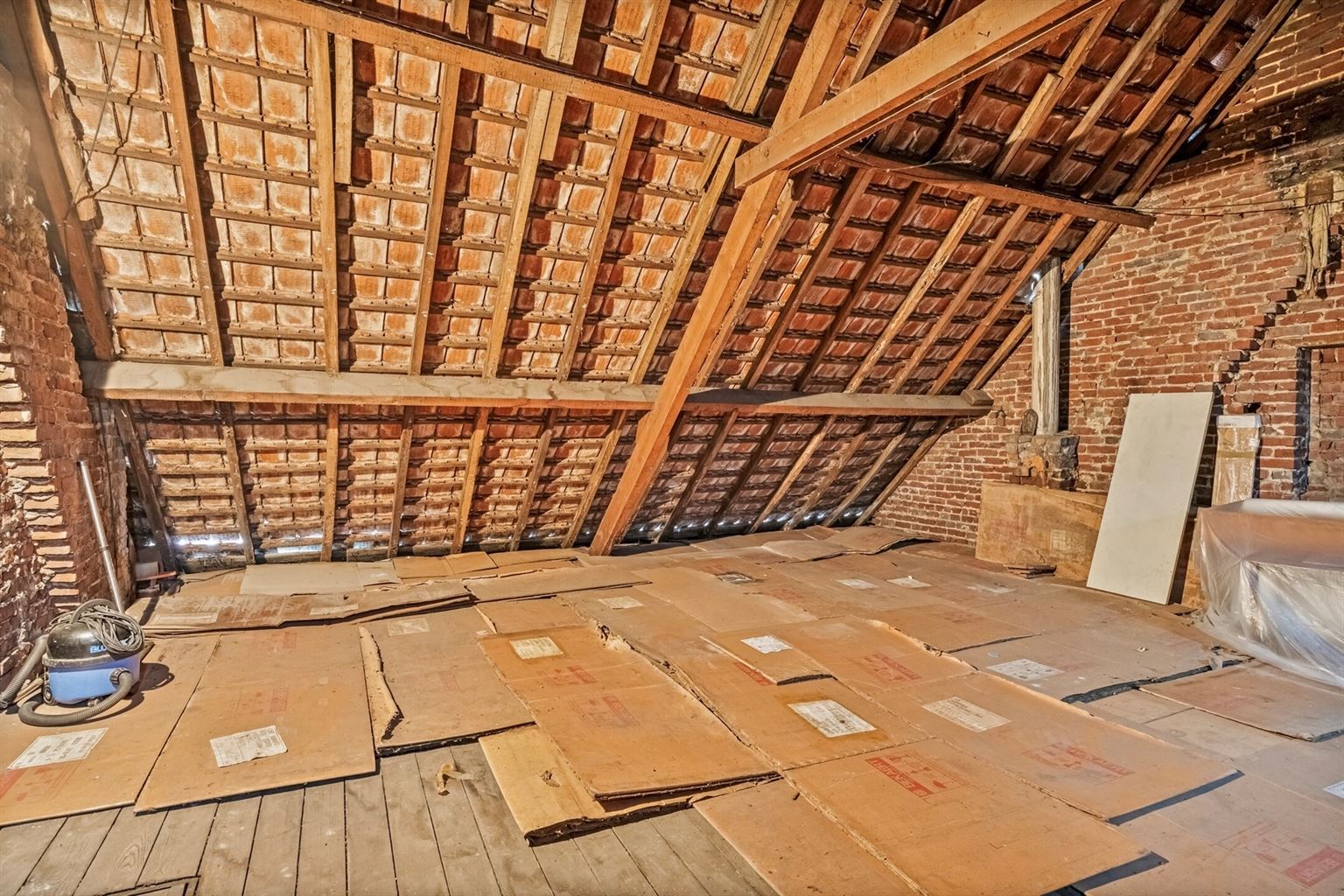 Gezellige stadswoning met 3 slaapkamers en stadstuin, gelegen in het centrum van Maaseik. foto 15