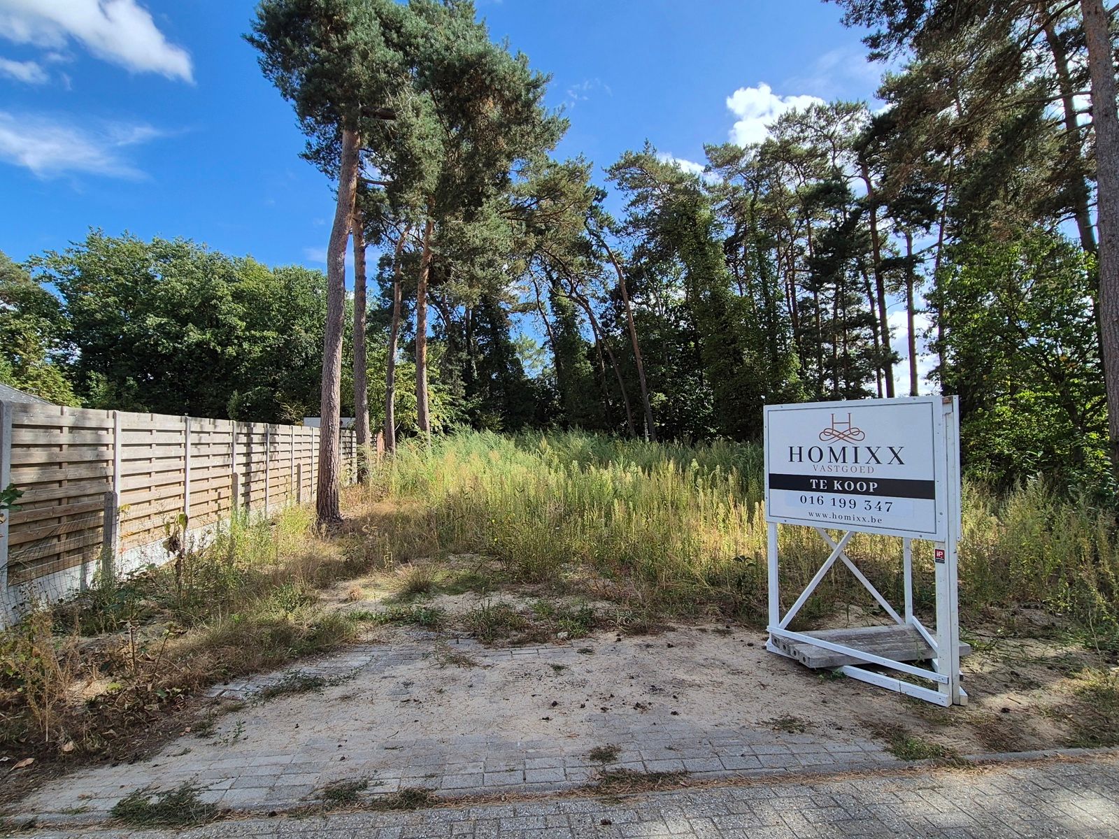 Residentieel gelegen bouwgrond in doodlopende straat foto 4