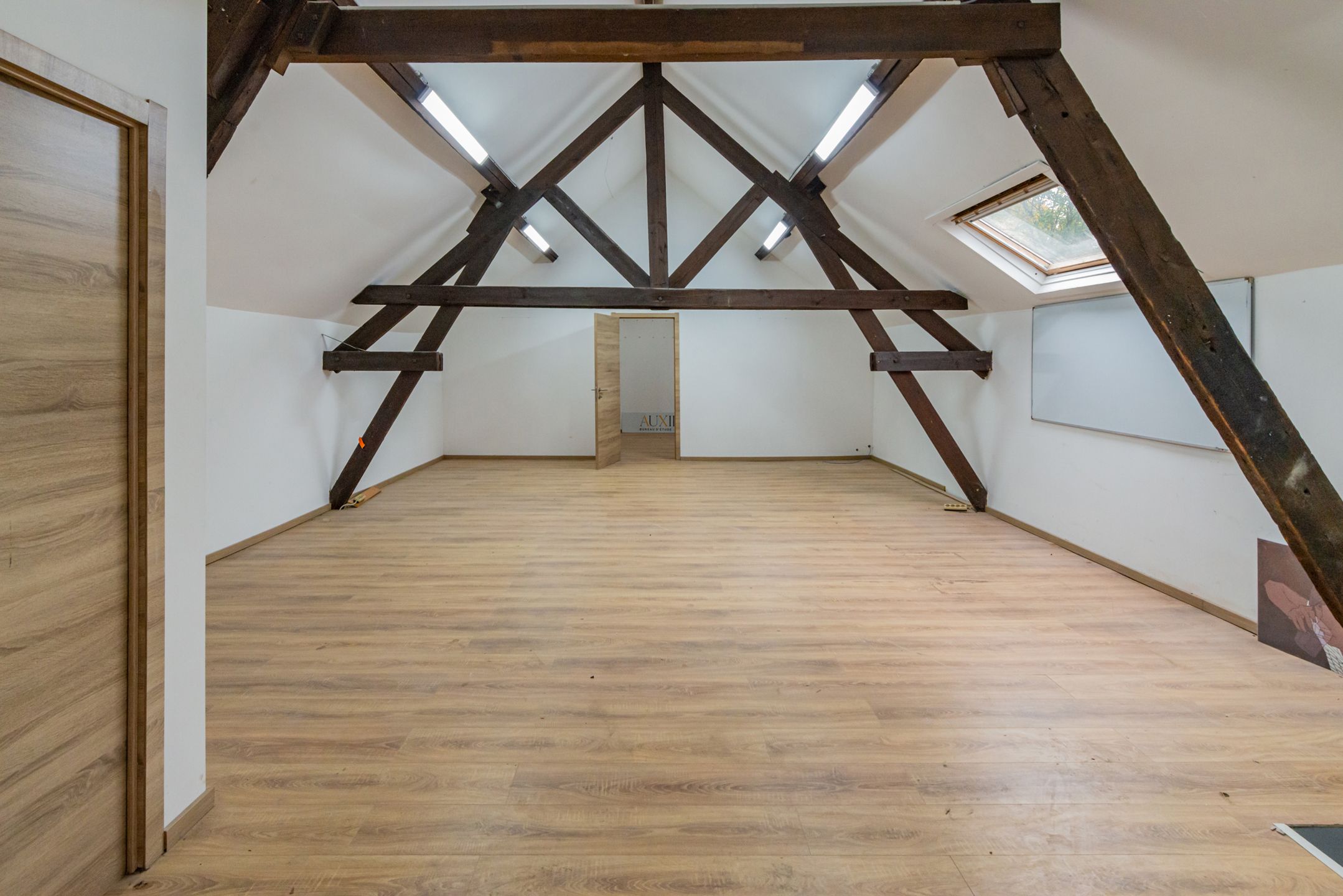 Gebouw met 3 appartementen en opslag te koop foto 13