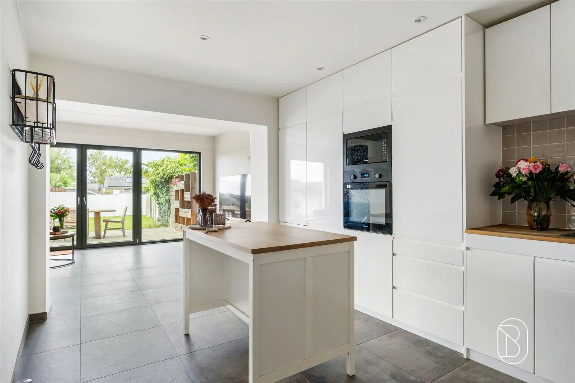 Volledig vernieuwde woning met 3 slaapkamers foto 10