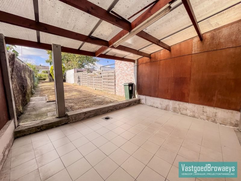 Te renoveren woning met zonrijke tuin nabij het station foto 9