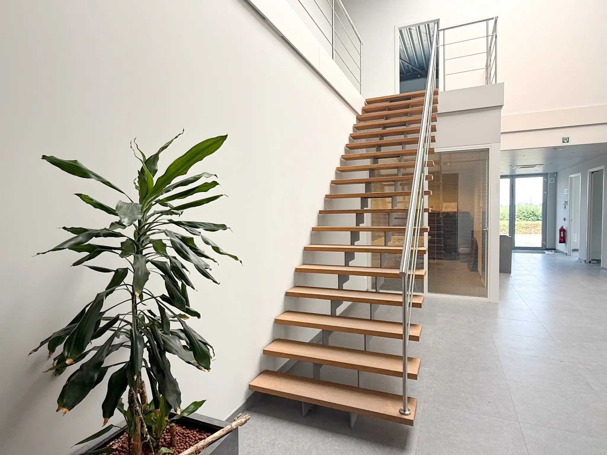Veelzijdig bedrijfsgebouw met tal van mogelijkheden op een strategische locatie foto 8