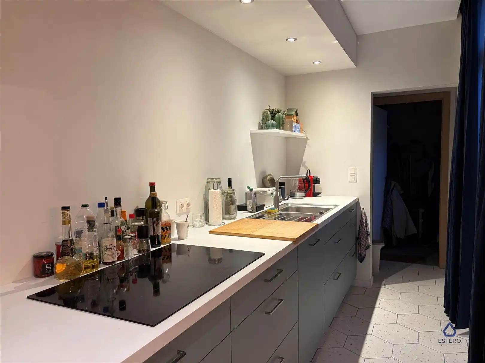 Gerenoveerde gezinswoning met 3 slaapkamers te Zwijnaarde foto 8