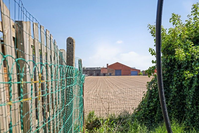 Op te knappen gezinswoning met mogelijkheid tot 4 slaapkamers TE KOOP in Oostrozebeke! foto 16