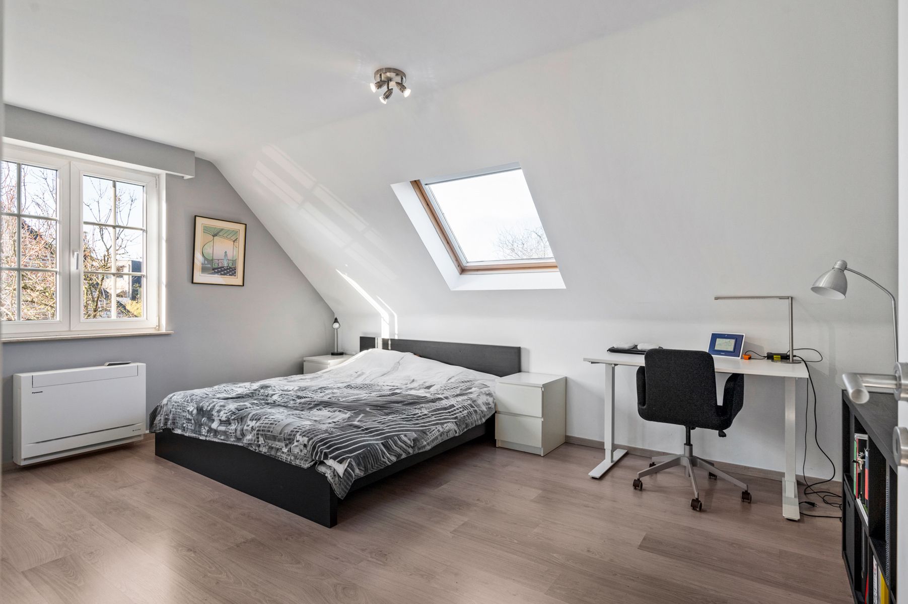 IN OPTIE - Energiezuinige villa met zwembad in een doodlopende straat. foto 16