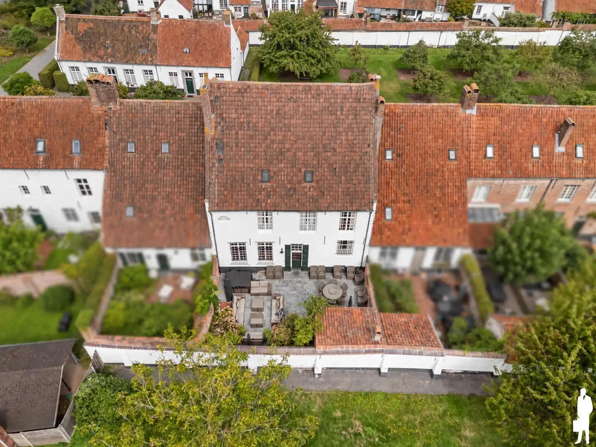 Historische herenhuis in het Begijnhof van Hoogstraten foto 2