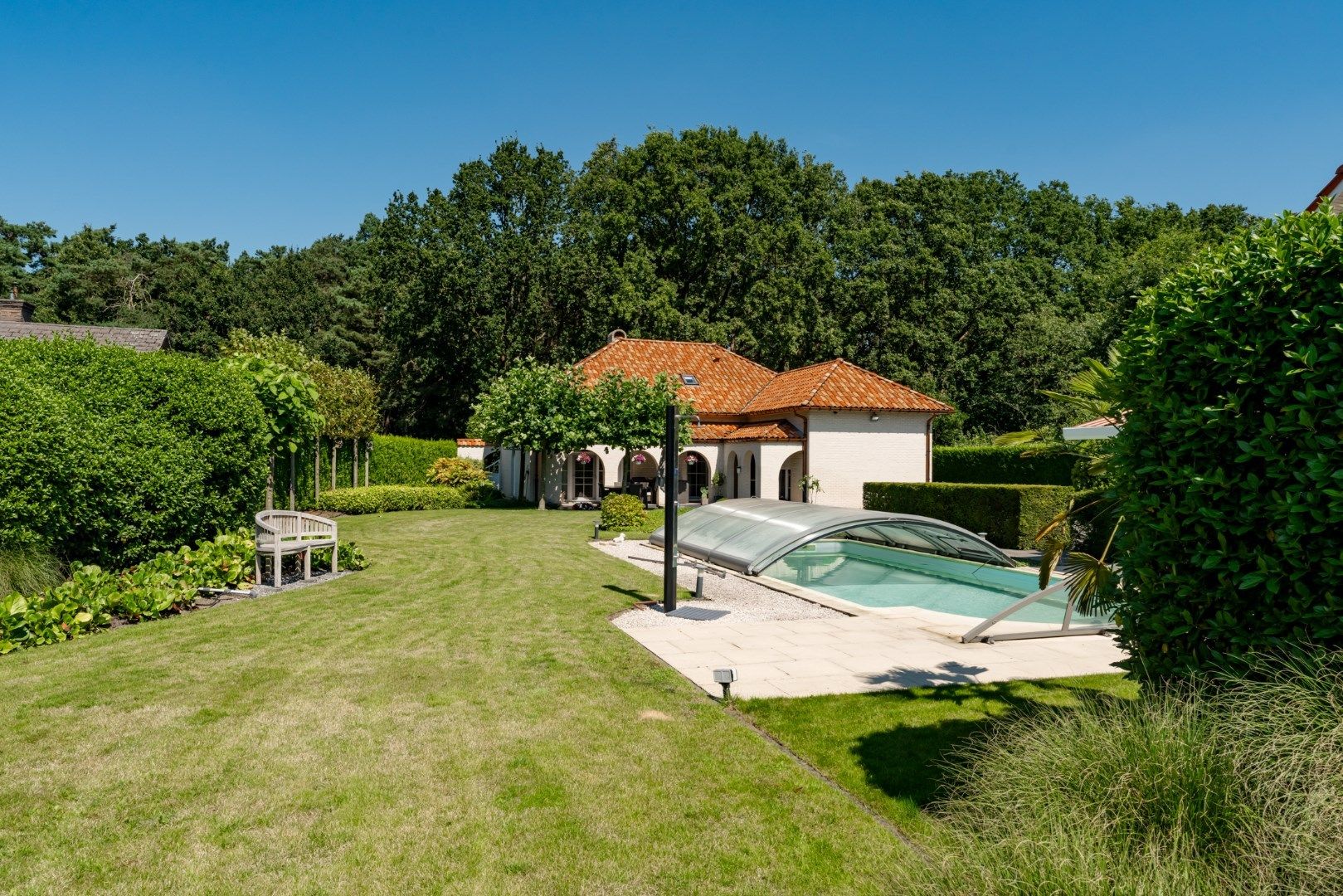 Prachtige villa te koop op rustige locatie! foto 5