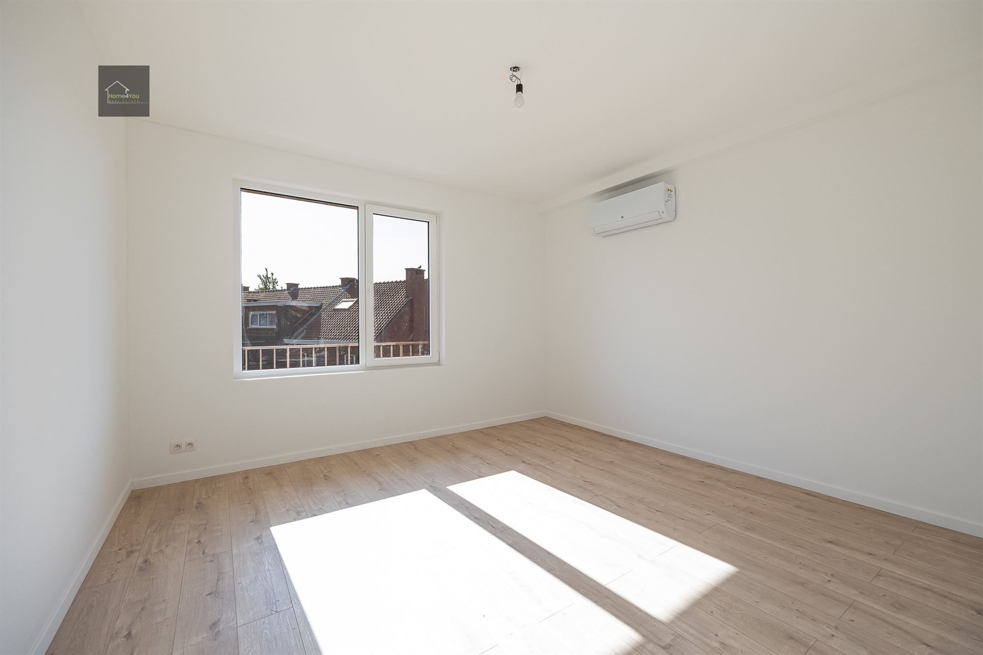 Gerenoveerd appartement met zonnepanelen in kleinschalige blok foto 7