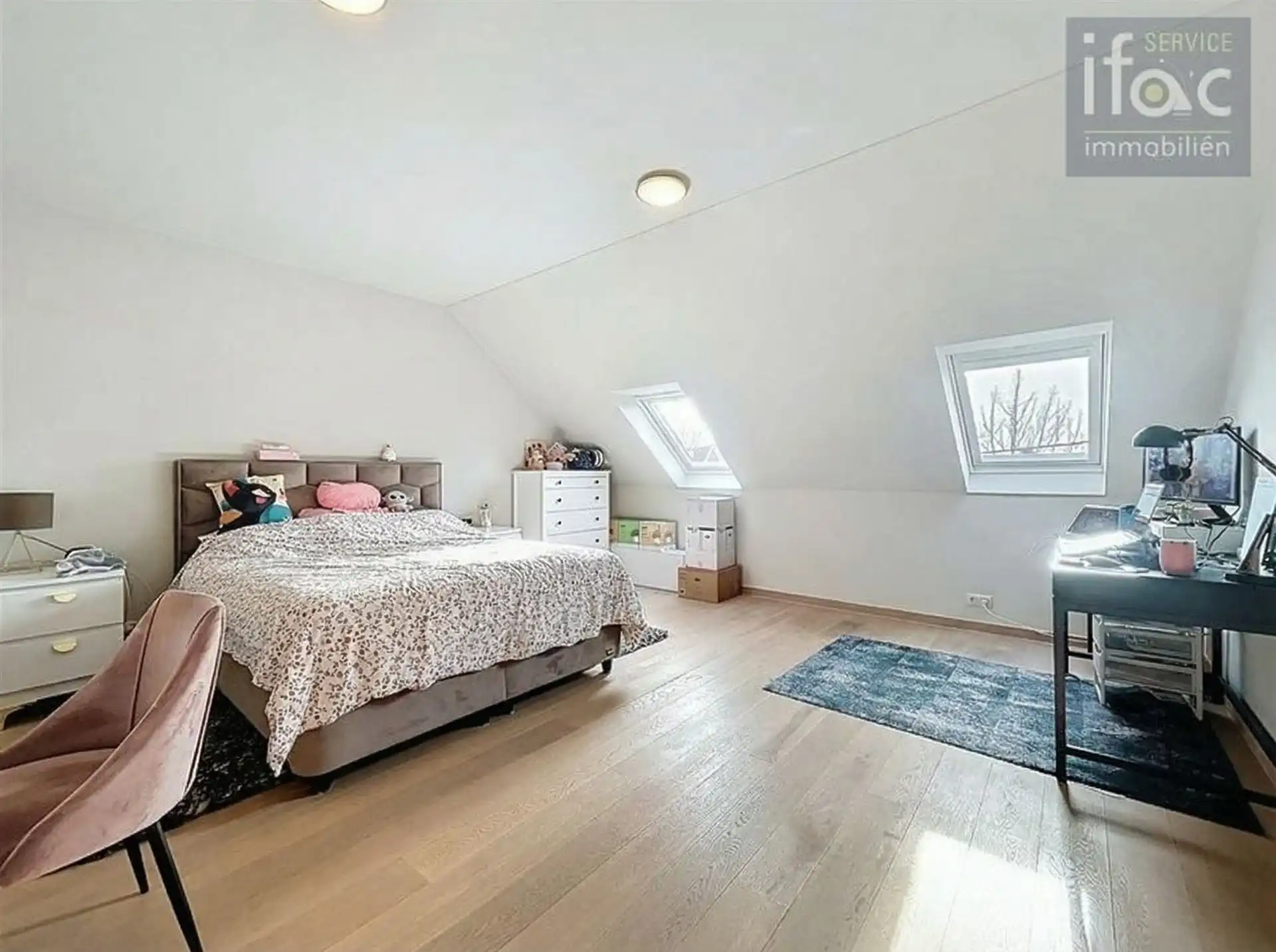 Modern duplexappartement met garage en extra staanplaats foto 10