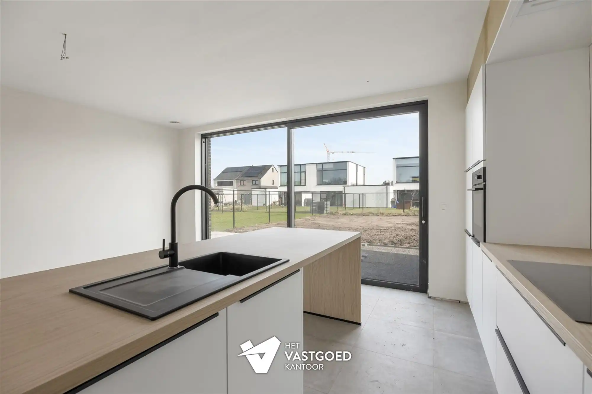 MODERNE AFGEWERKTE NIEUWBOUWWONING OP CENTRALE EN RUSTIGE LIGGING TE PEER foto 7