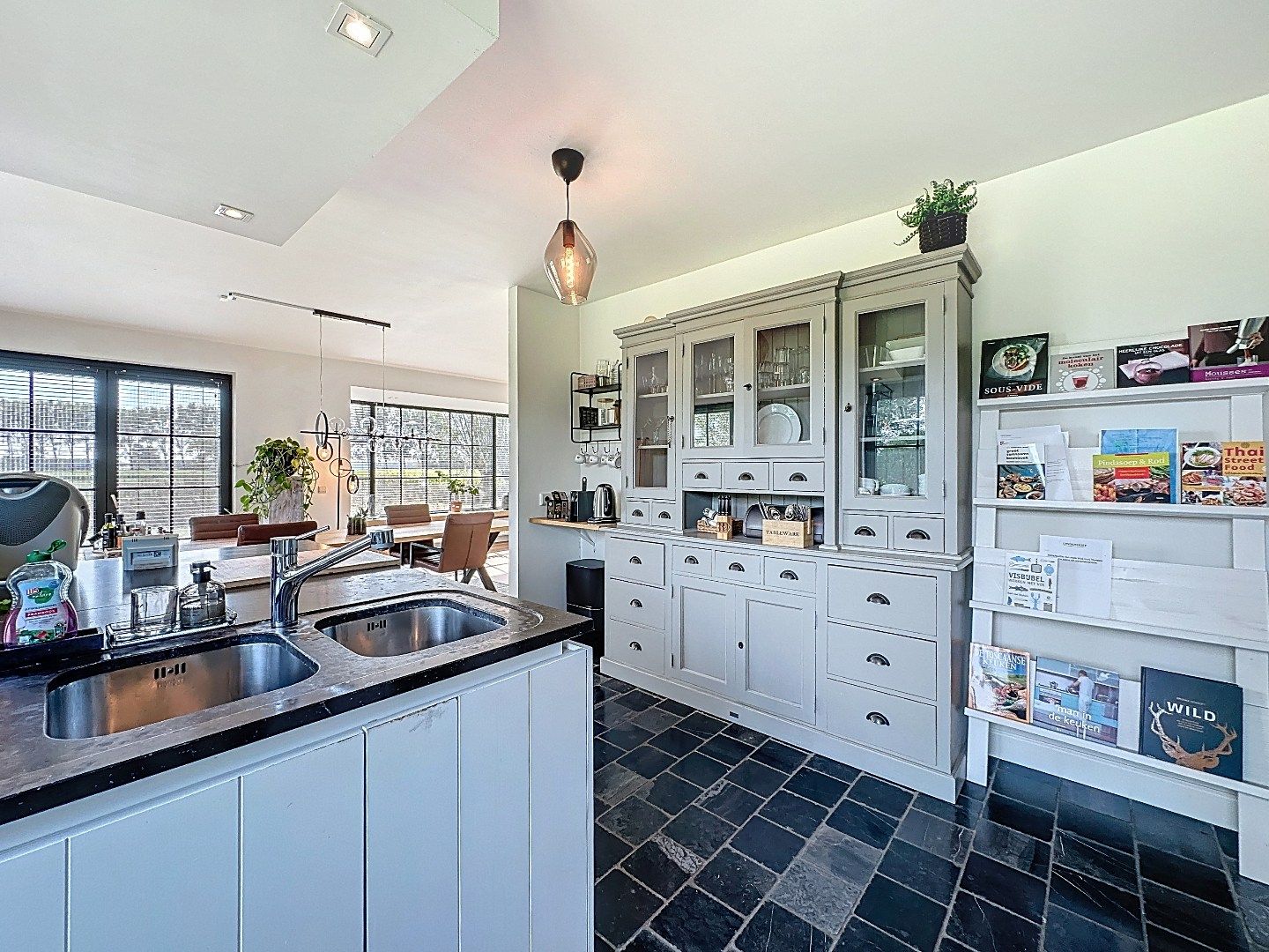 Ruim en modern wonen temidden van de polders foto 17