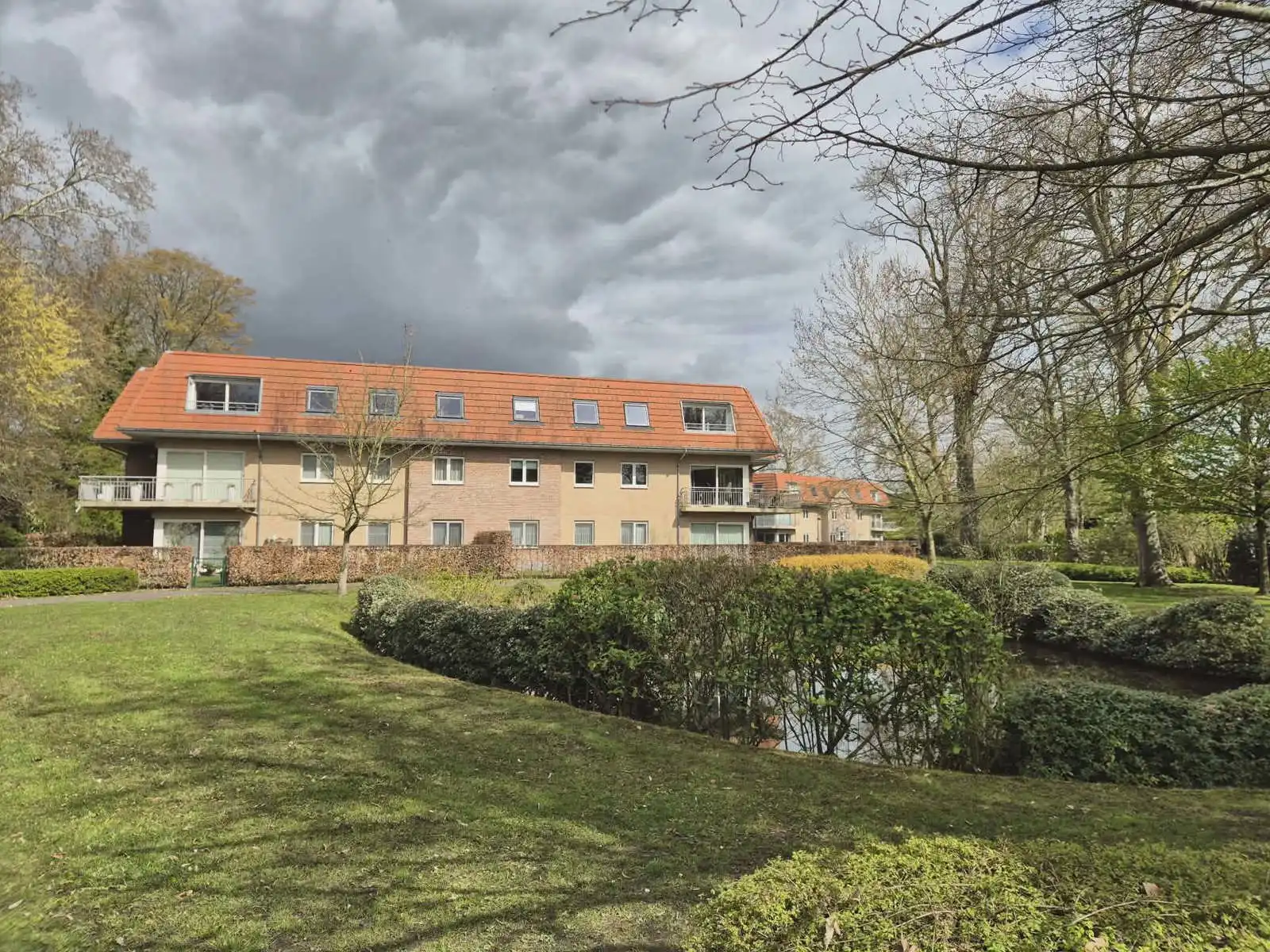 Prachtig dakappartement met 2 slaapkamers en garage foto 22
