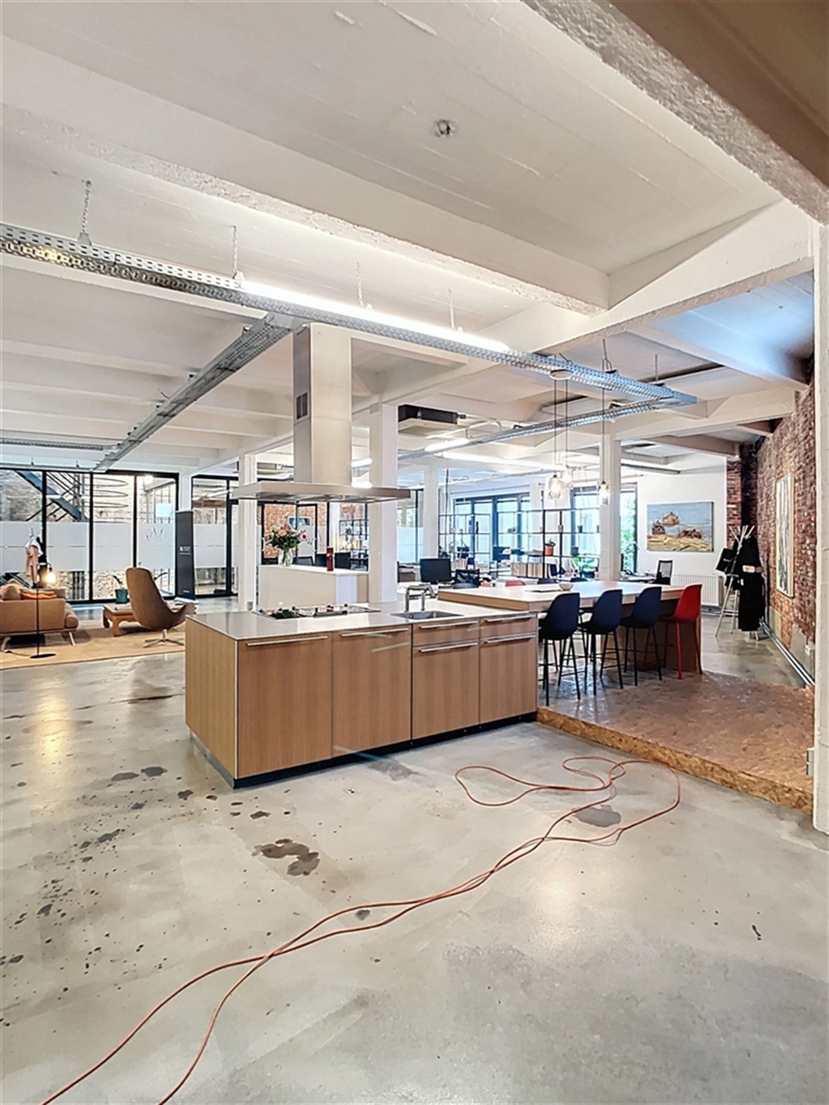 Stijlvol loftkantoor in Entrepot De Vins foto 6