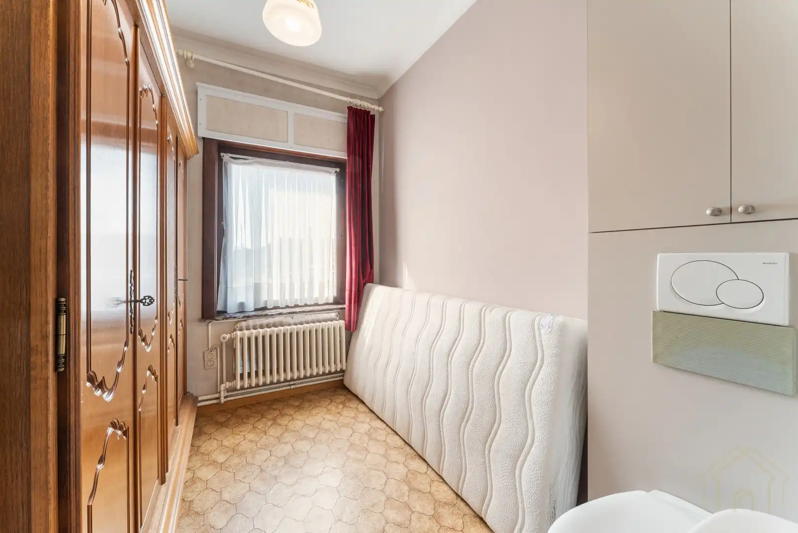 Halfopen gezinswoning met 5 slaapkamers en diepe tuin met uitweg foto 15