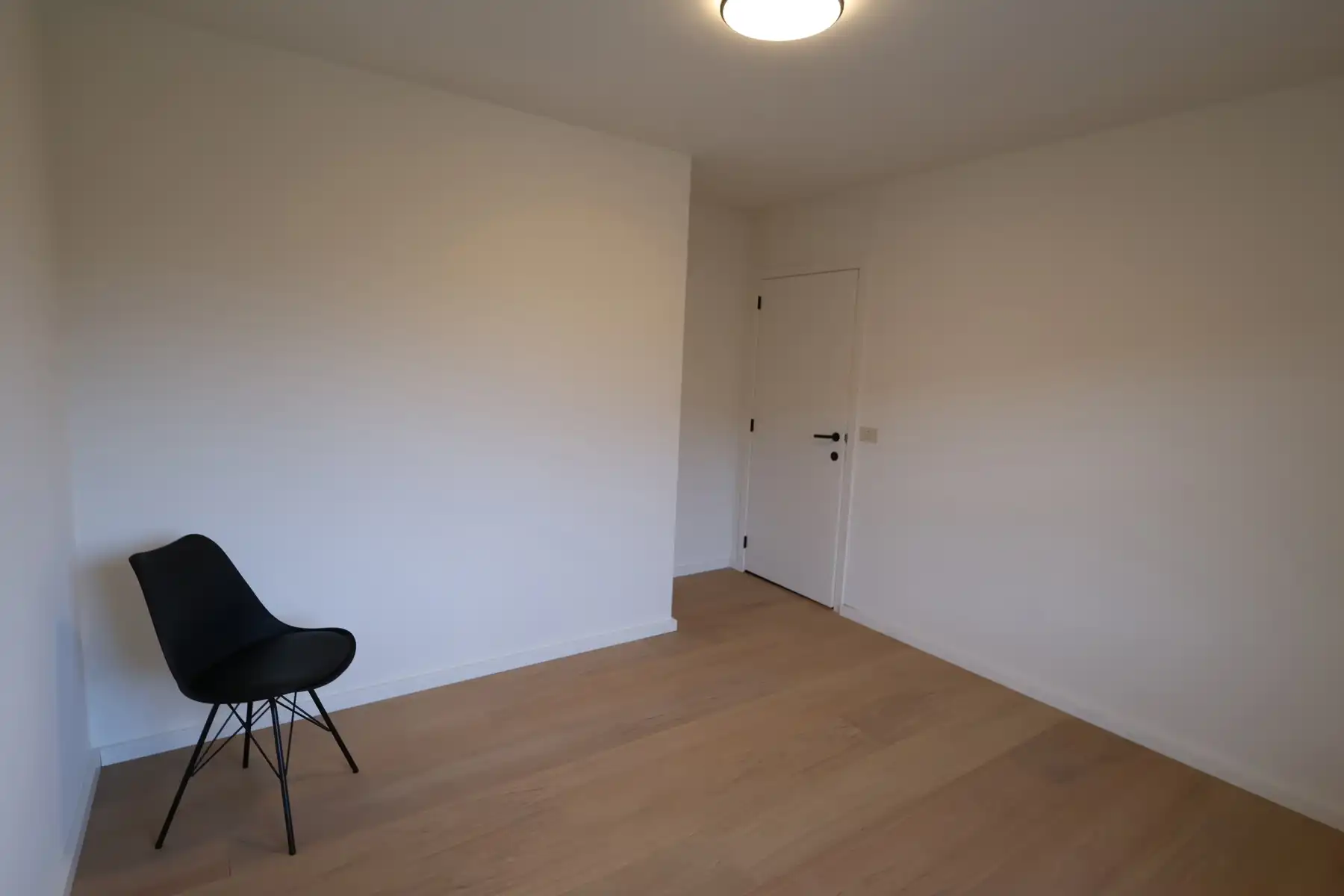 Een gerenoveerd appartement op de 2de verdieping van 102m² met 2 slaapkamers en terras. foto 7