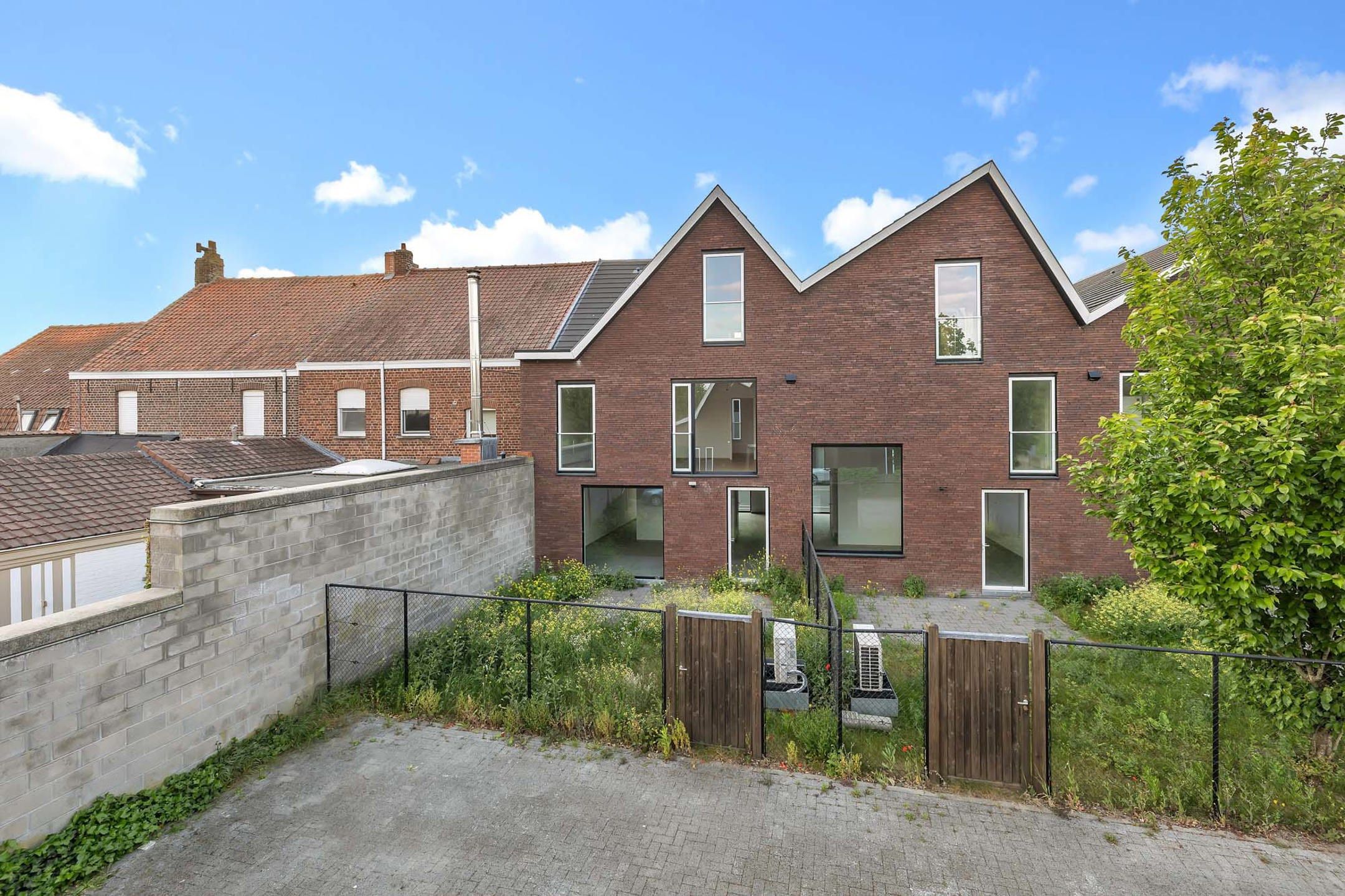 Volledig afgewerkte nieuwbouwwoning met 5 slaapkamers foto 27