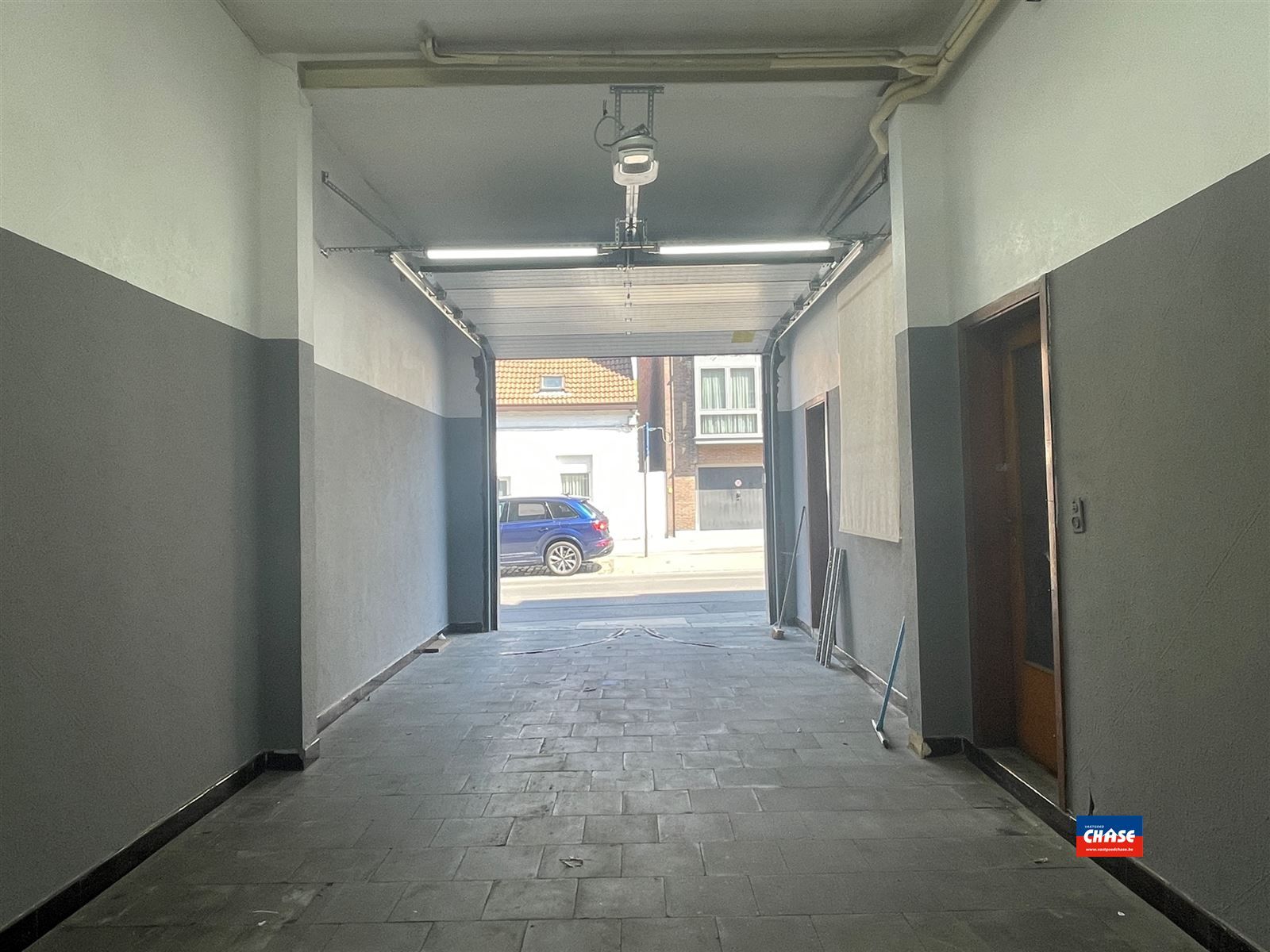 Opslagruimte / werkplaats / magazijn / winkelpand foto 8