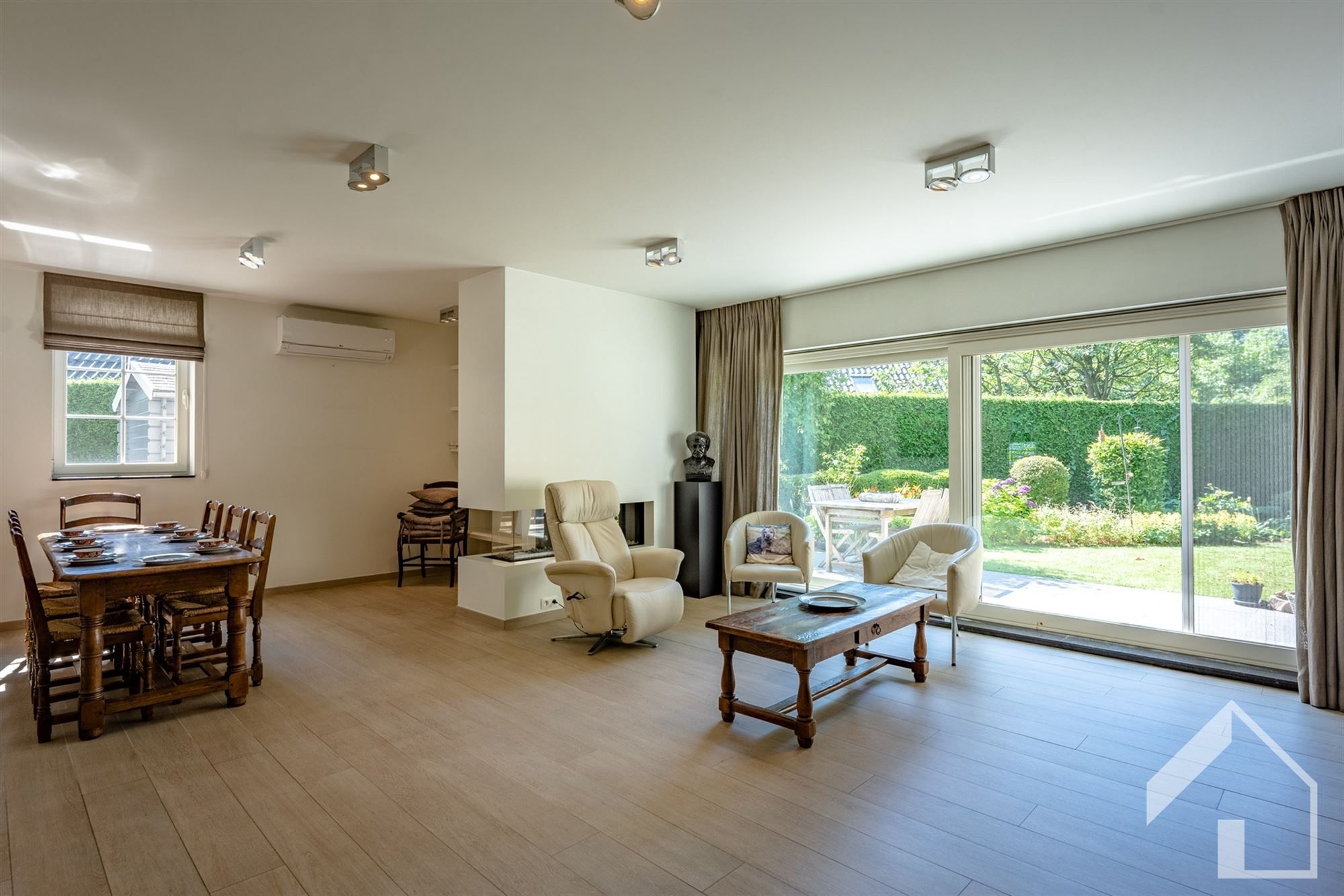 Energiezuinige woning met lift, tuin, oprit en inpandige garage foto 8