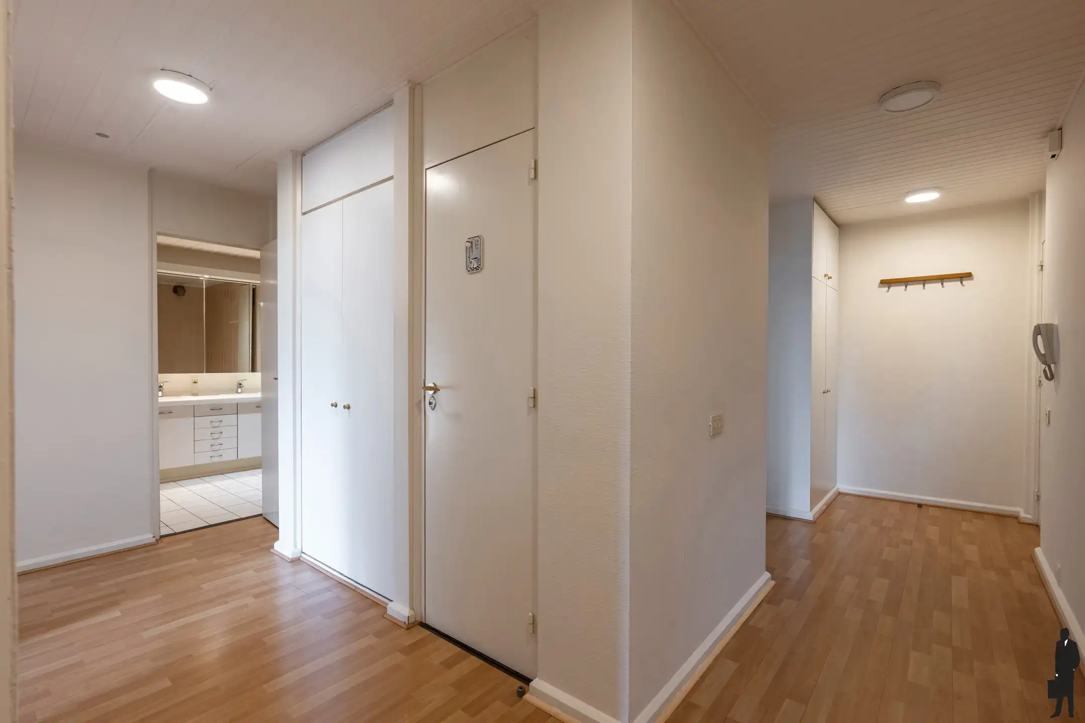 3 slpk-appartement met dubbele staanplaats in centrum Hove foto 10