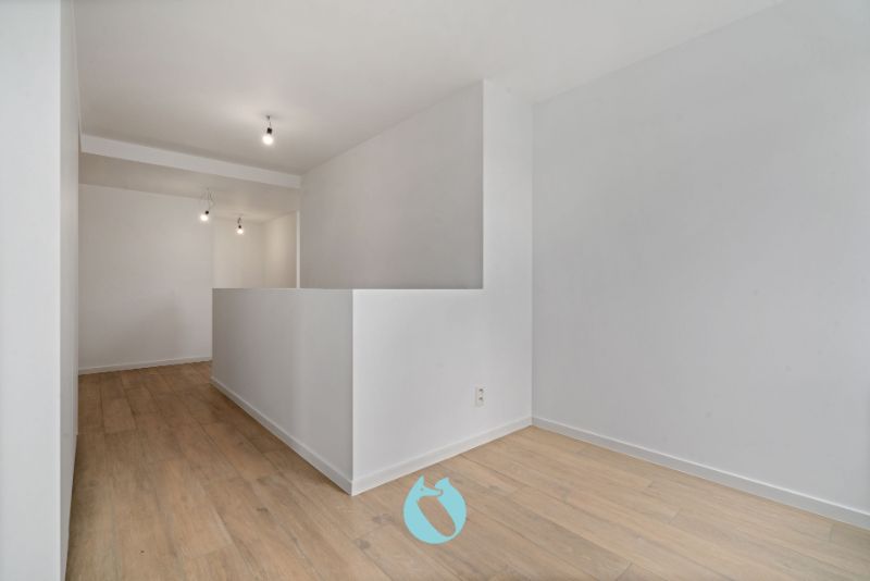 Ontdek dit prachtige duplex-nieuwbouwappartement, met drie slaapkamers en twee badkamers foto 7
