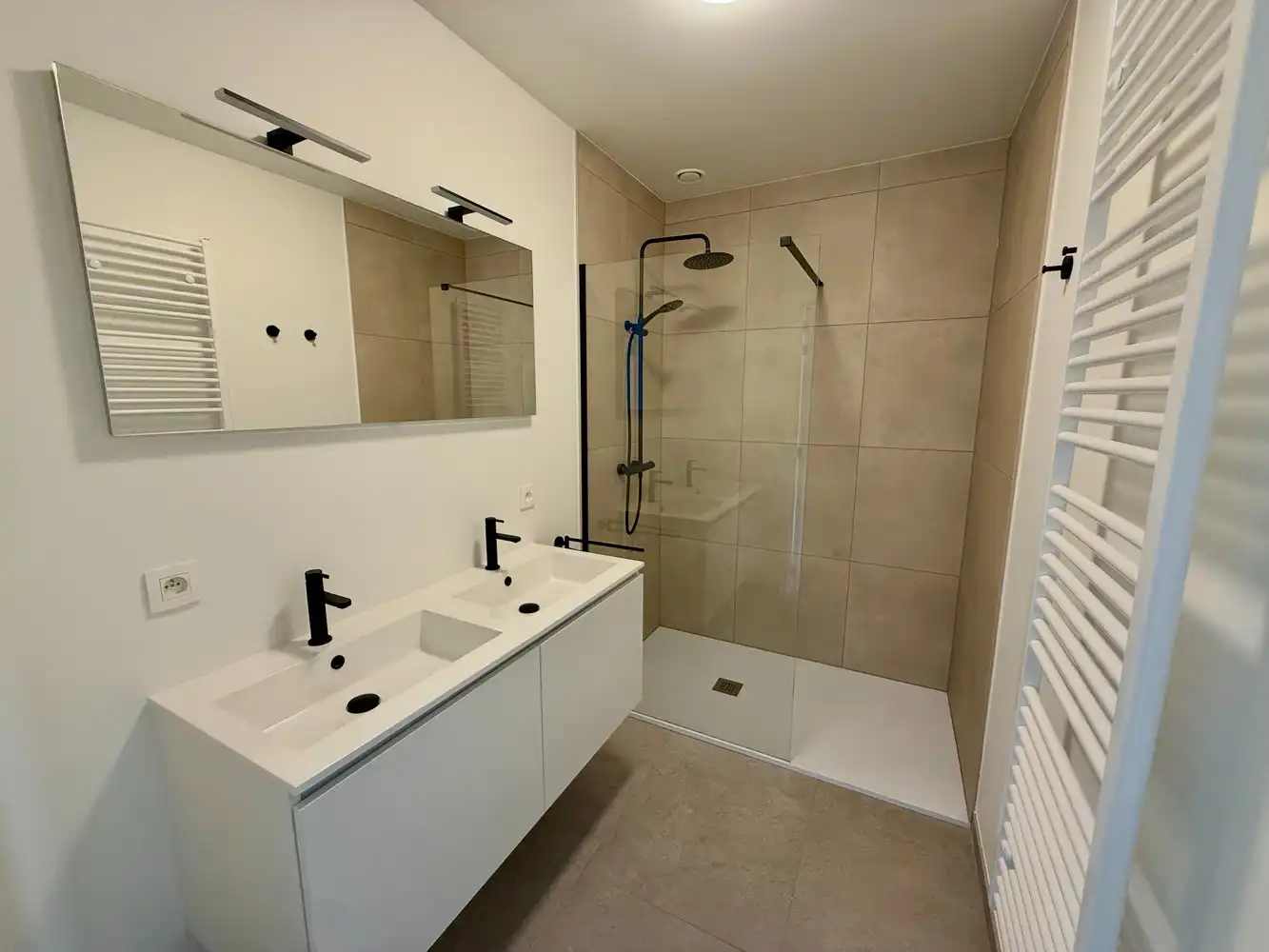 Nieuwbouwappartement met 2 slaapkamers en 2 autostaanplaatsen te huur in centrum Eke foto 8