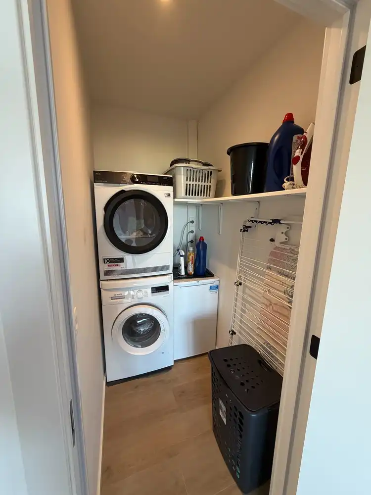 Gerenoveerd appartement van 92m² met 2 slaapkamers te Genk foto 11