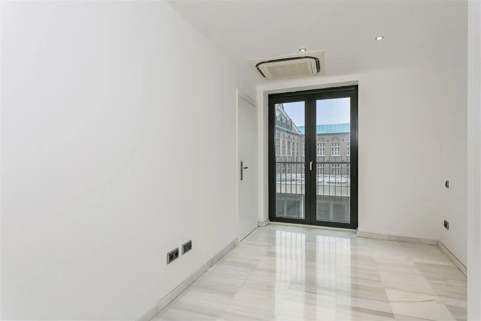 For the shop aholics between us: Meir shopping street foto 7