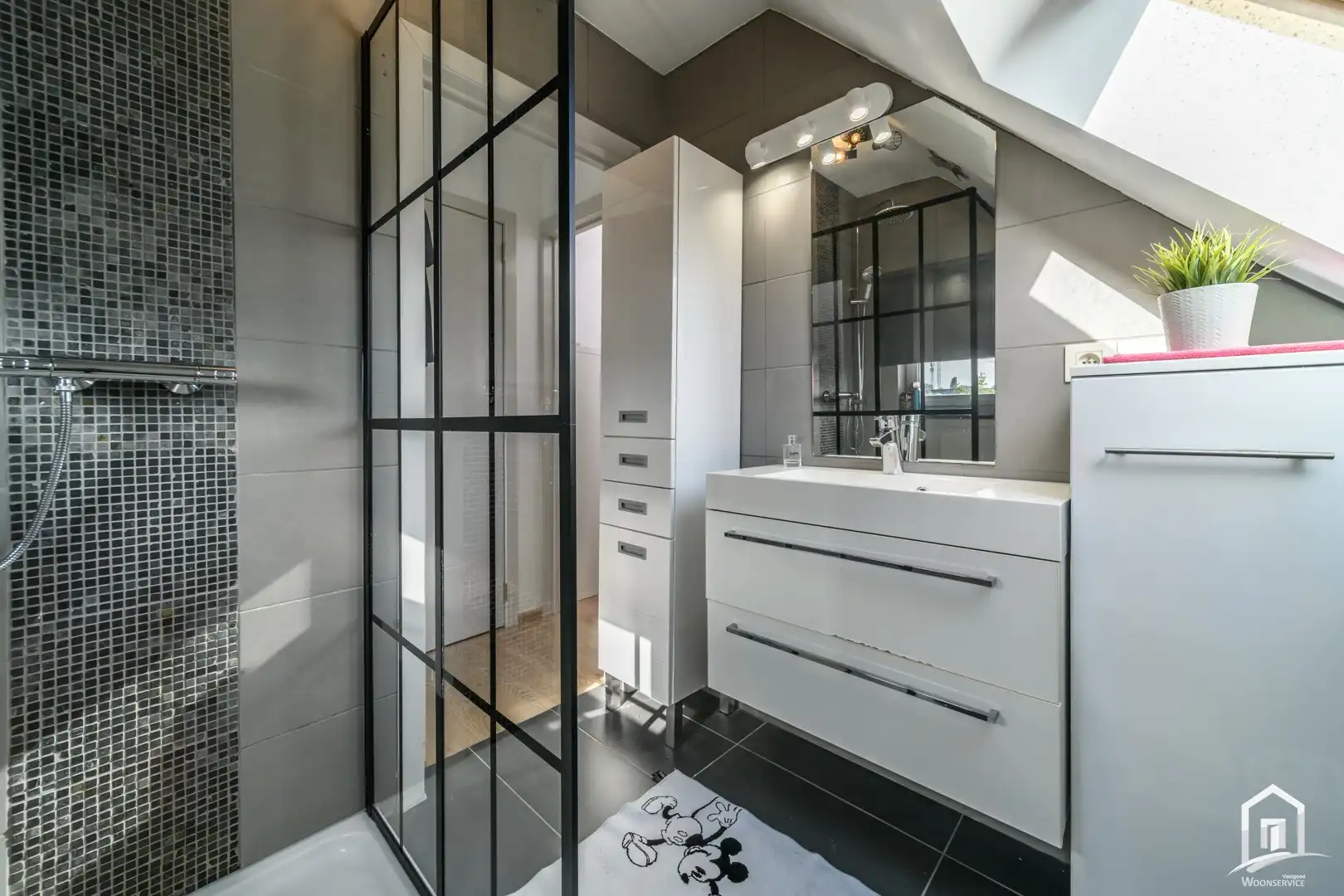 Duplex appartement gelegen aan de stadsrand van Aalst. foto 11