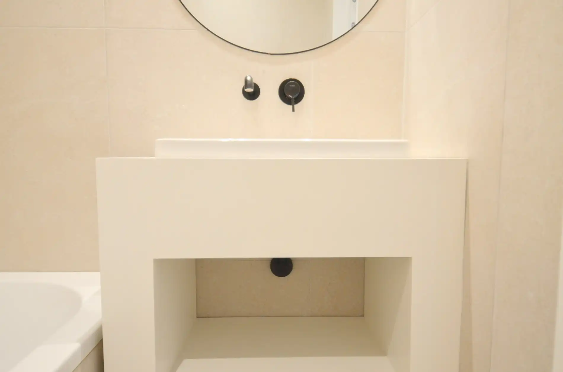 Volledig gerenoveerd, lichtrijk appartement op wandelafstand van zee en het commercieel centrum. foto 12