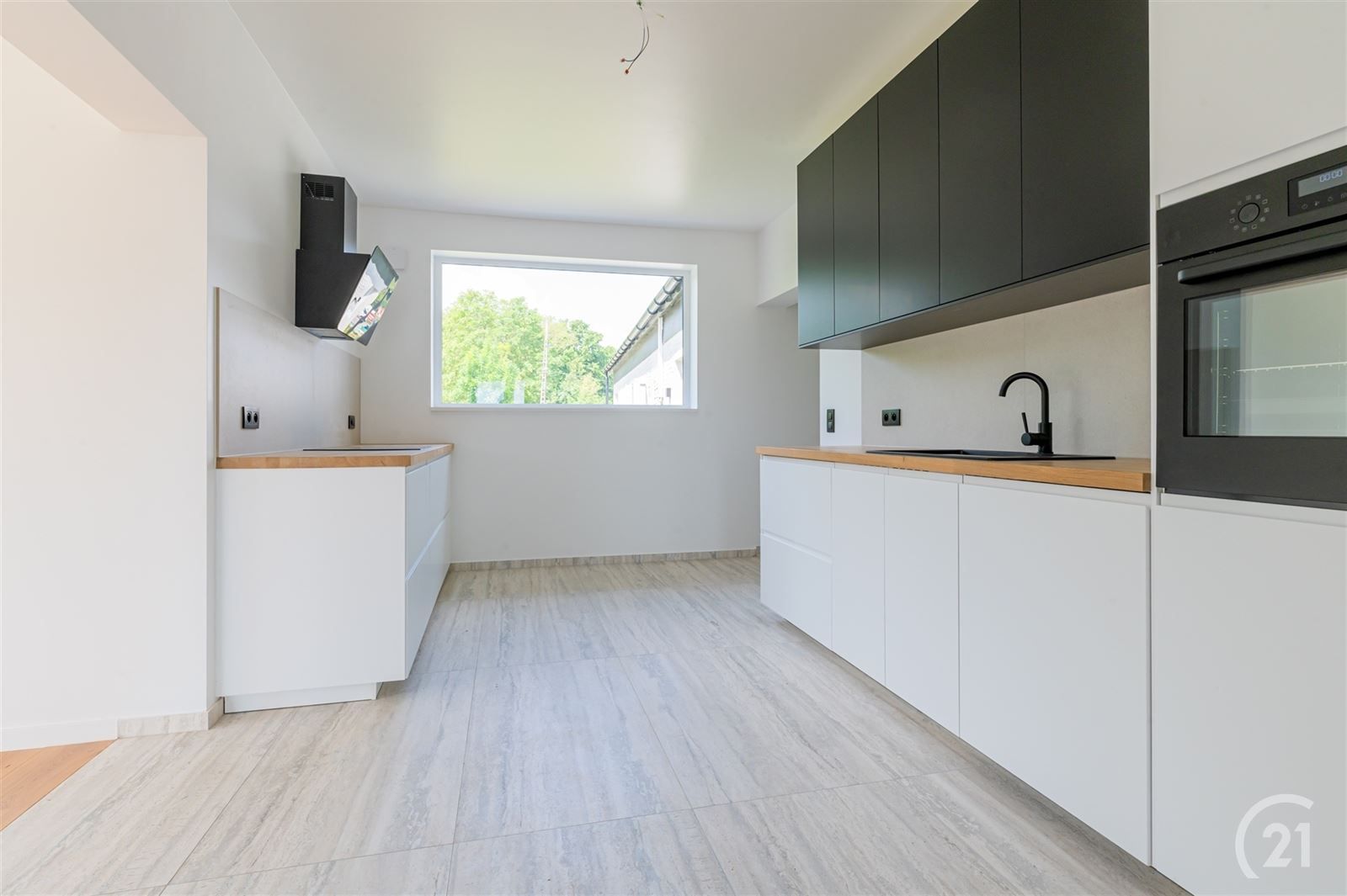 Magnifiek gerenoveerde woning met bijgebouw en parkeergelegenheid foto 14