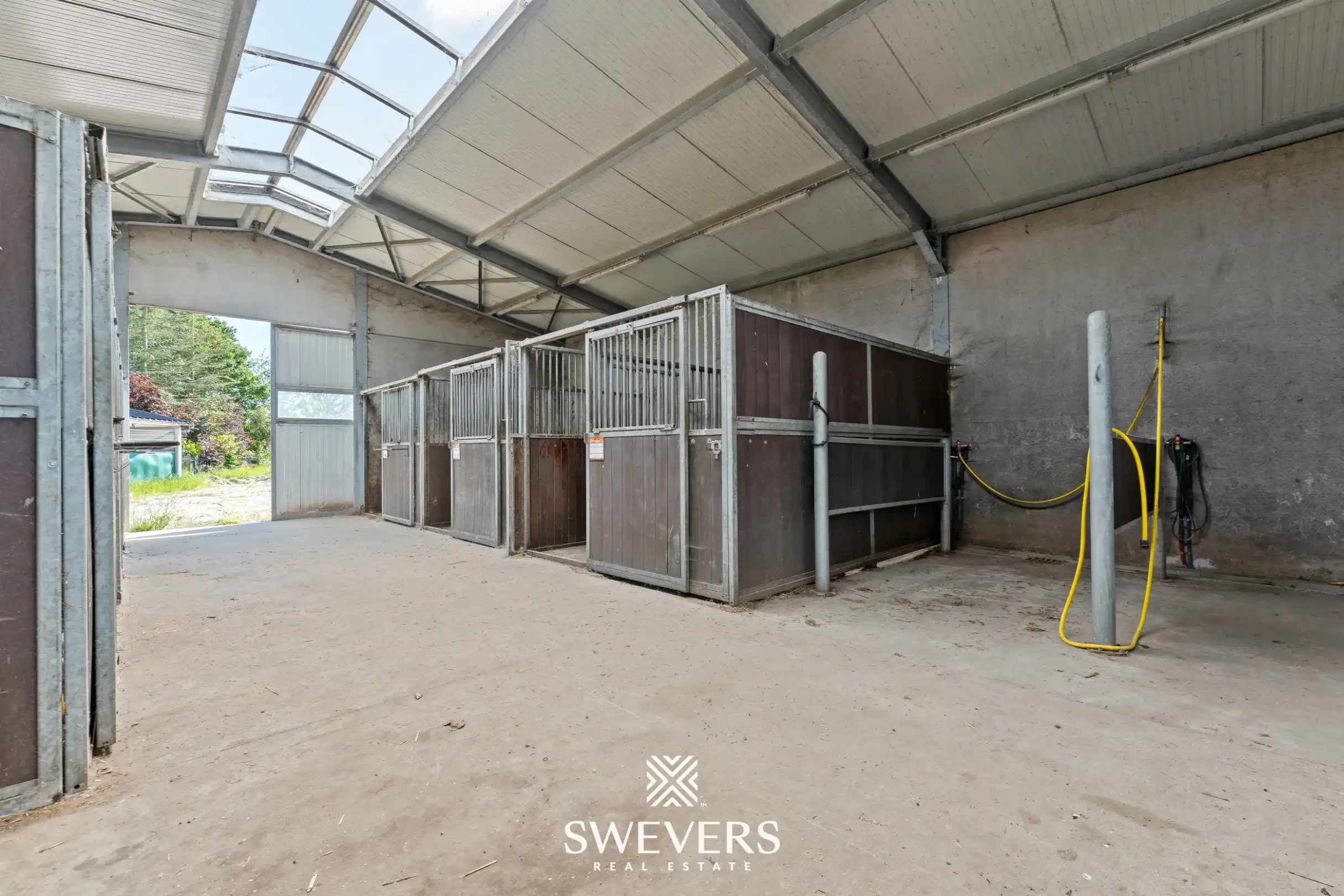Ruime open bebouwing met 6 slaapkamers op groen perceel van 71 are foto 23