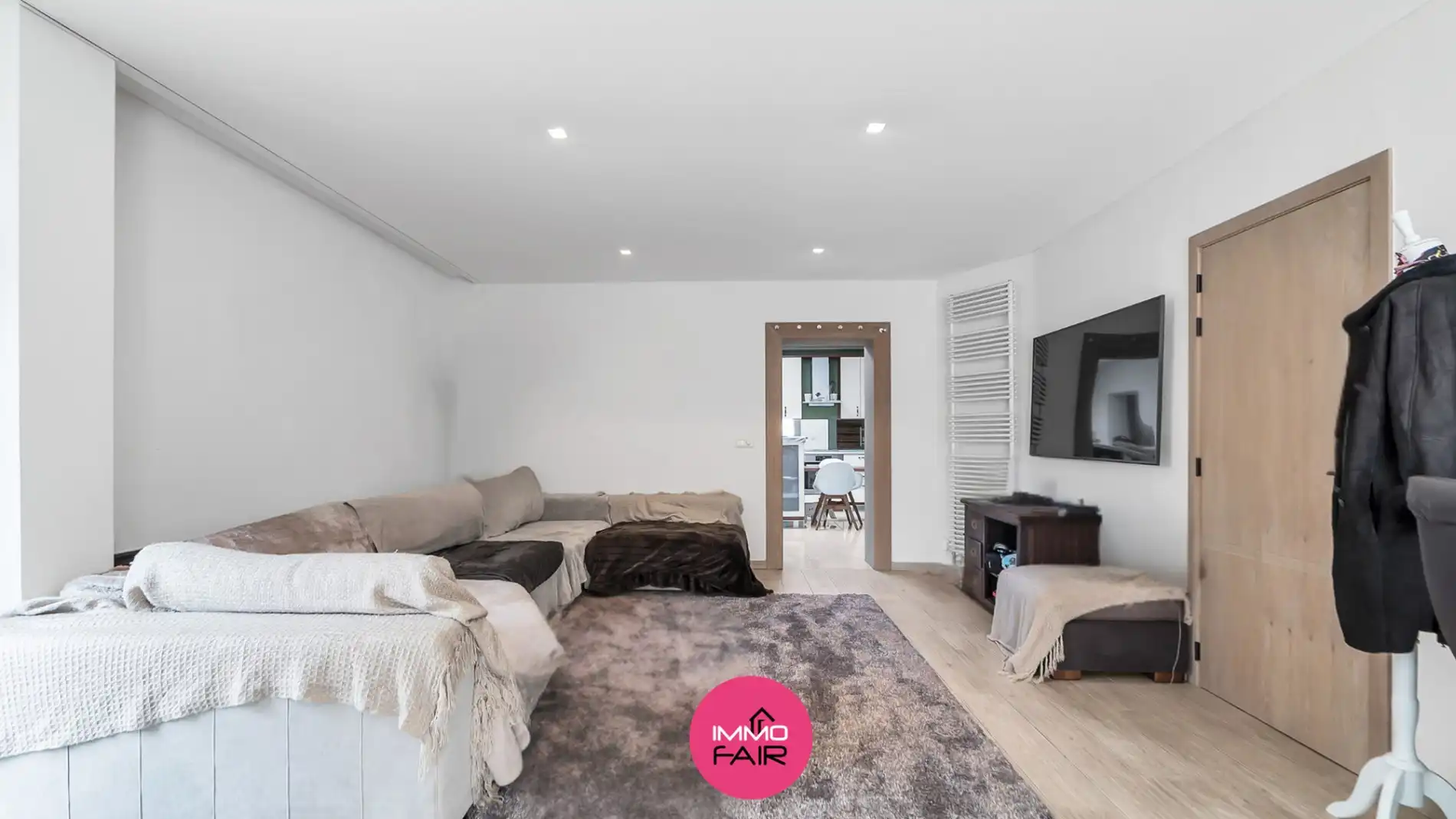 Karaktervolle, budgetvriendelijke gezinswoning in hartje Lanaken  foto 2