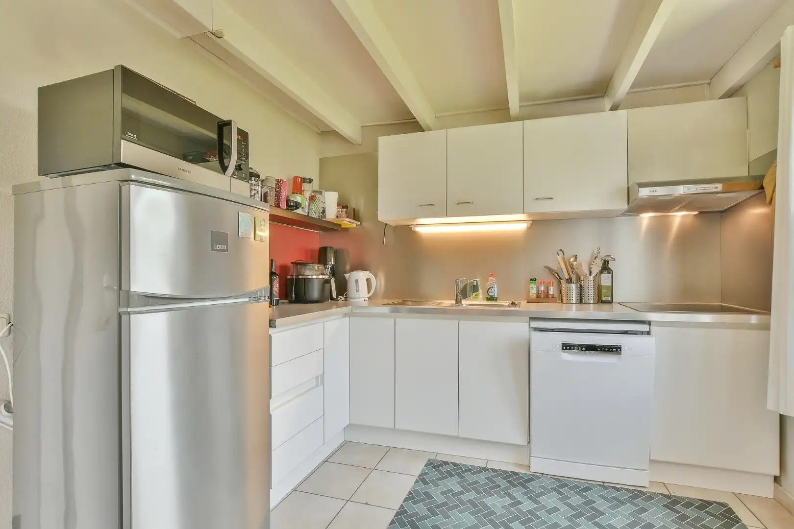 Charmant vissershuisje met 3 slaapkamers en prachtig open polderzicht foto 9