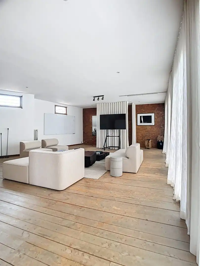 Uniek Kantoor/Showroom In Hartje 2018 foto 3