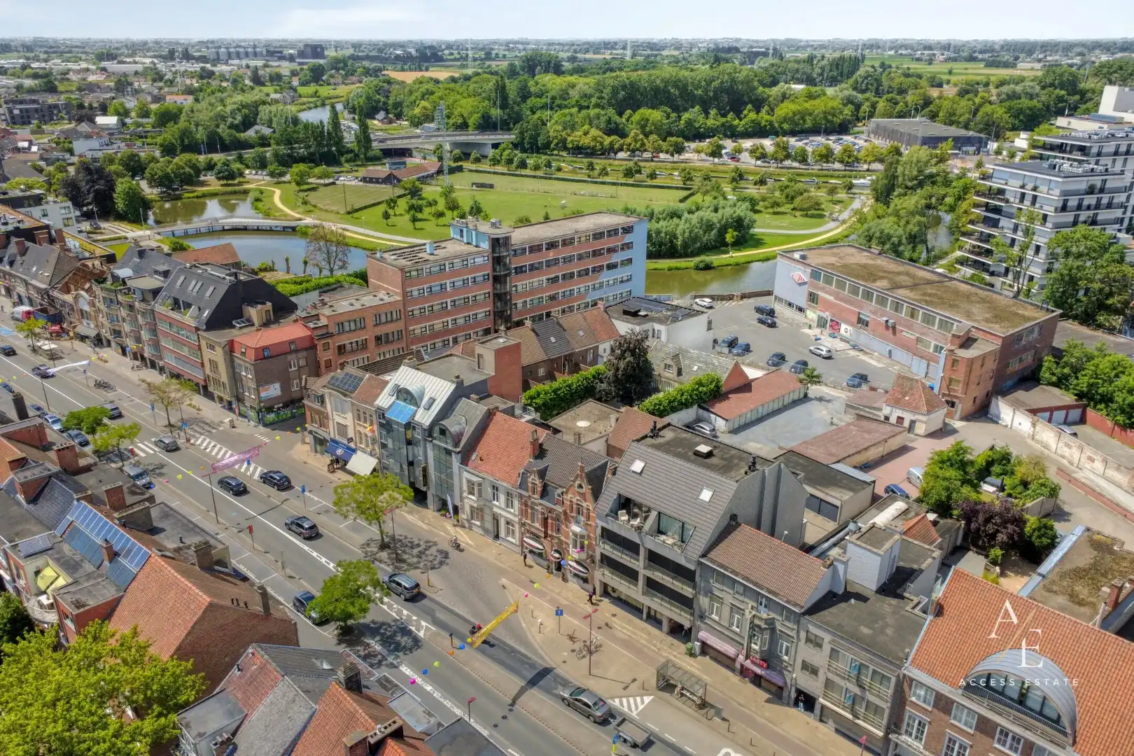 Energiezuinig en centraal gelegen penthouse (136m²) van 2012 foto {{pictureIndex}}