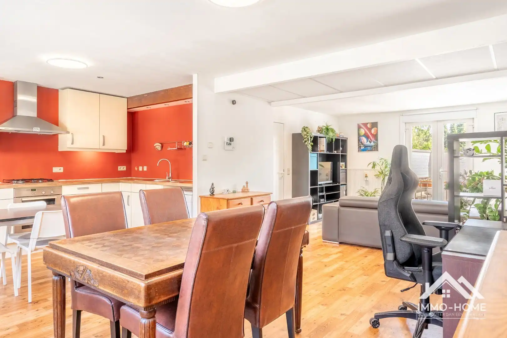 Instapklare woning met polyvalente ruimte en vrijstaande garage!  foto 13