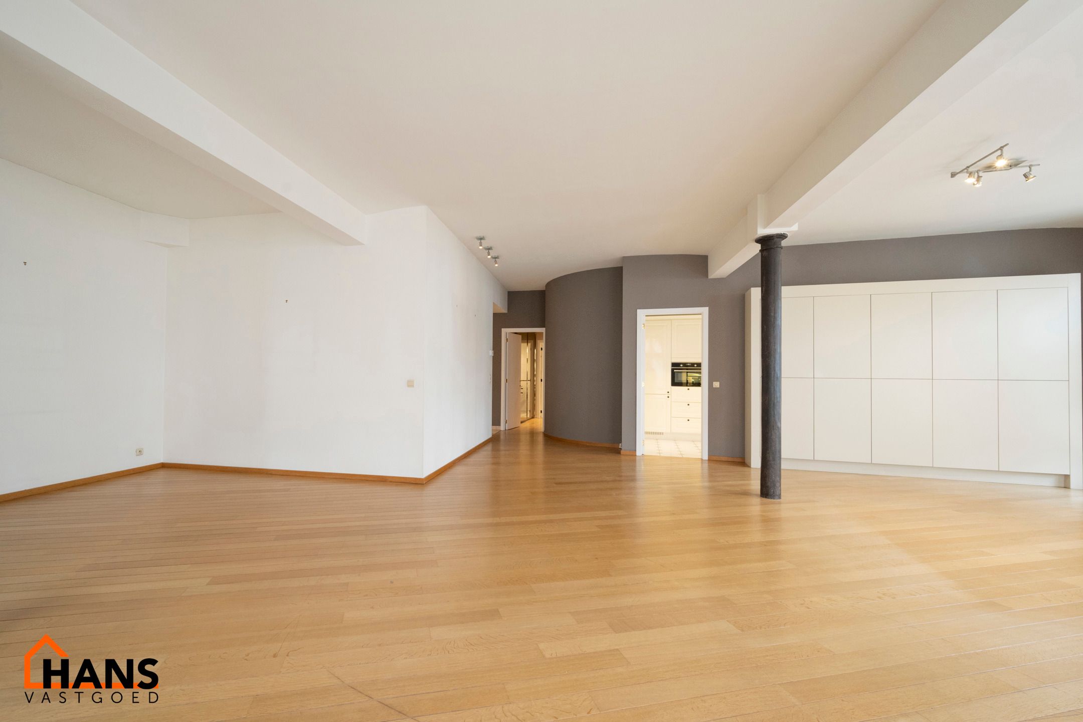 Luxueus appartement in een historisch gebouw in hartje Antwerpen. foto 3