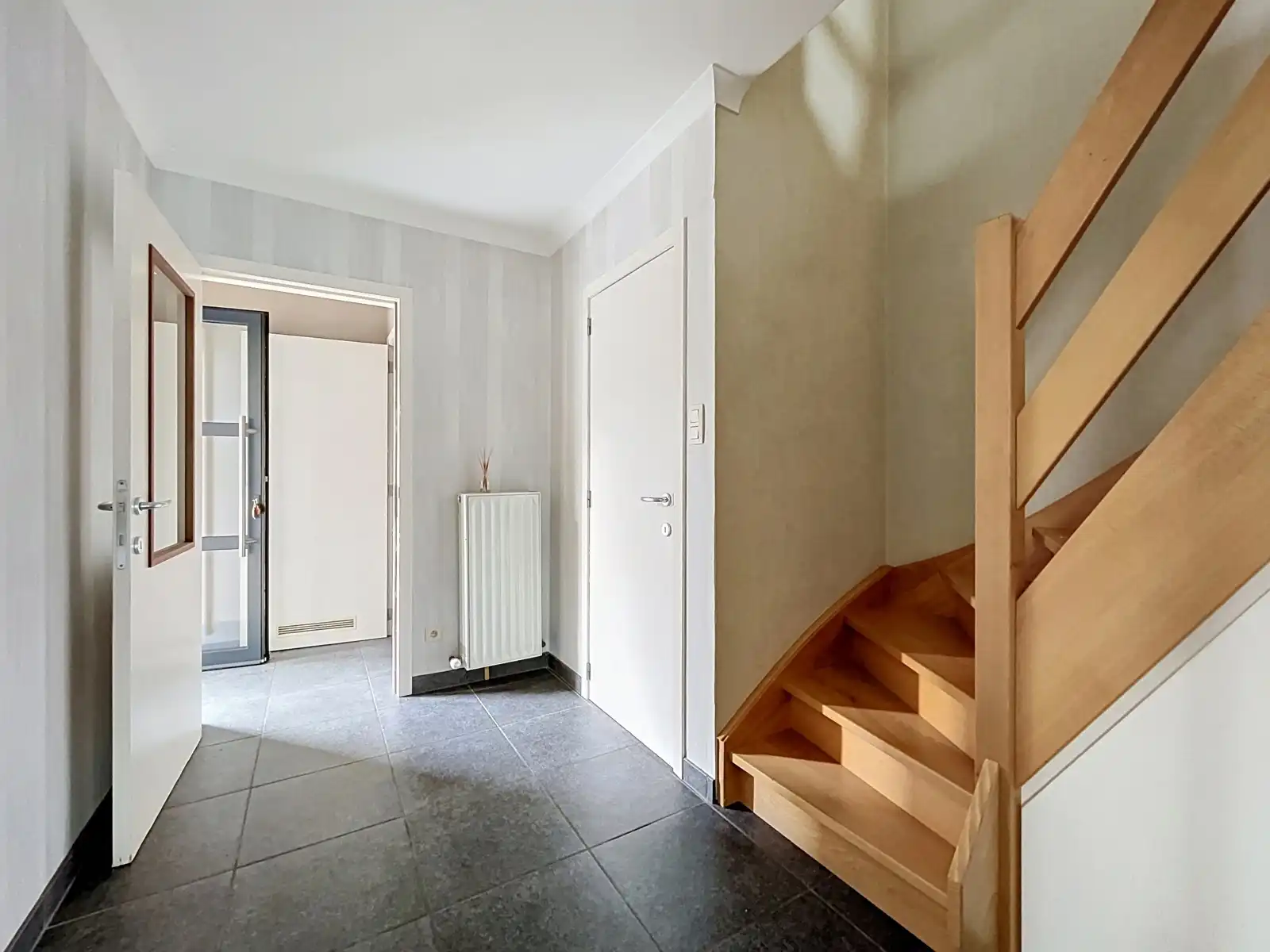 Ruim duplex appartement -  €995 + €50 vaste kosten foto 10