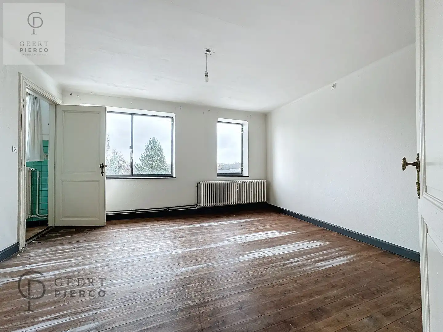 Ruim handelspand met ruim appartement foto 20