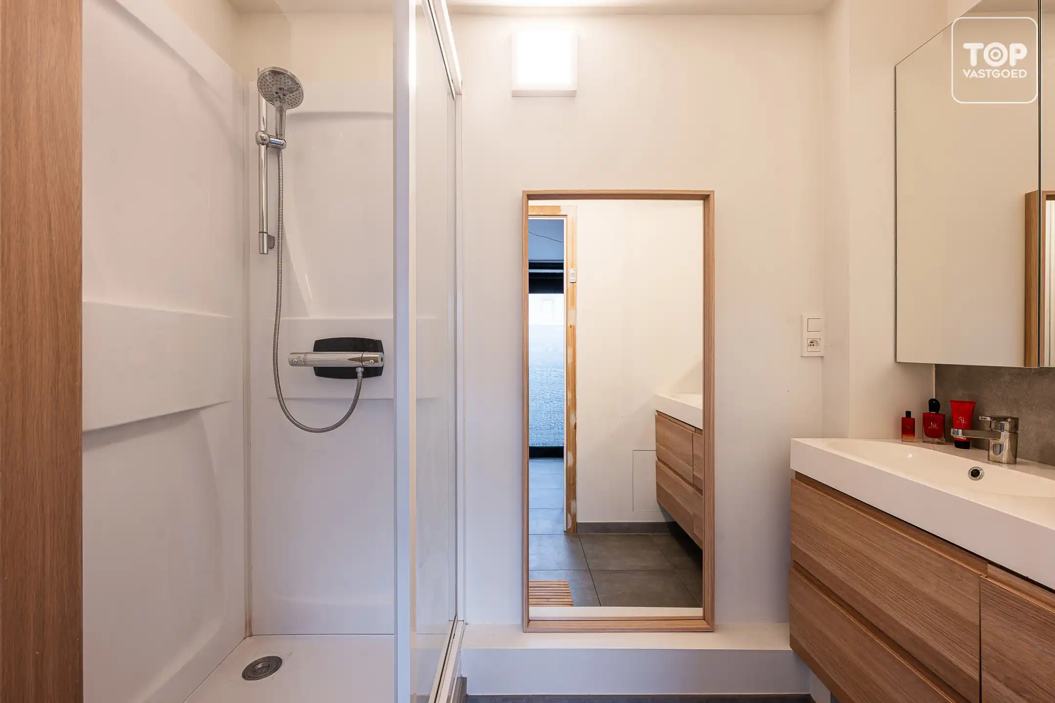 Alleenstaande woning met 4 slaapkamers en zwembad foto 9